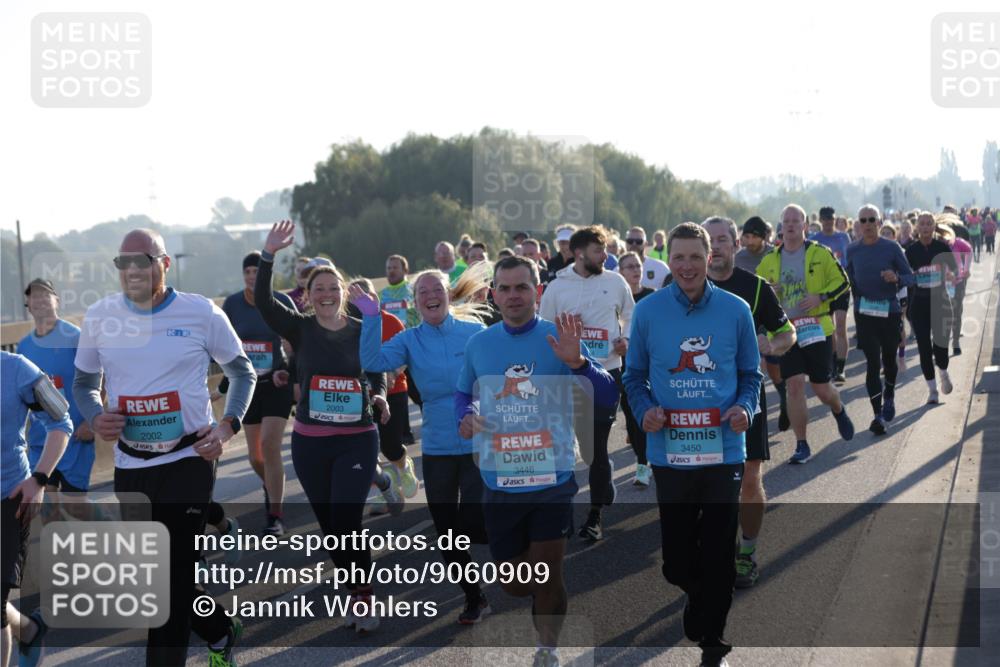 03.10.2025 - Köhlbrandbrückenlauf Jannik Wohlers http://msf.ph/oto/9060909 03.10.2025 09:22:49 Position 3 2002, 2003, 3446, 3450 meine-sportfotos.de
