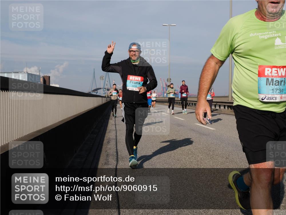03.10.2025 - Köhlbrandbrückenlauf Fabian Wolf http://msf.ph/oto/9060915 03.10.2025 10:05:28 Position 3 12, 3455, 1734 meine-sportfotos.de