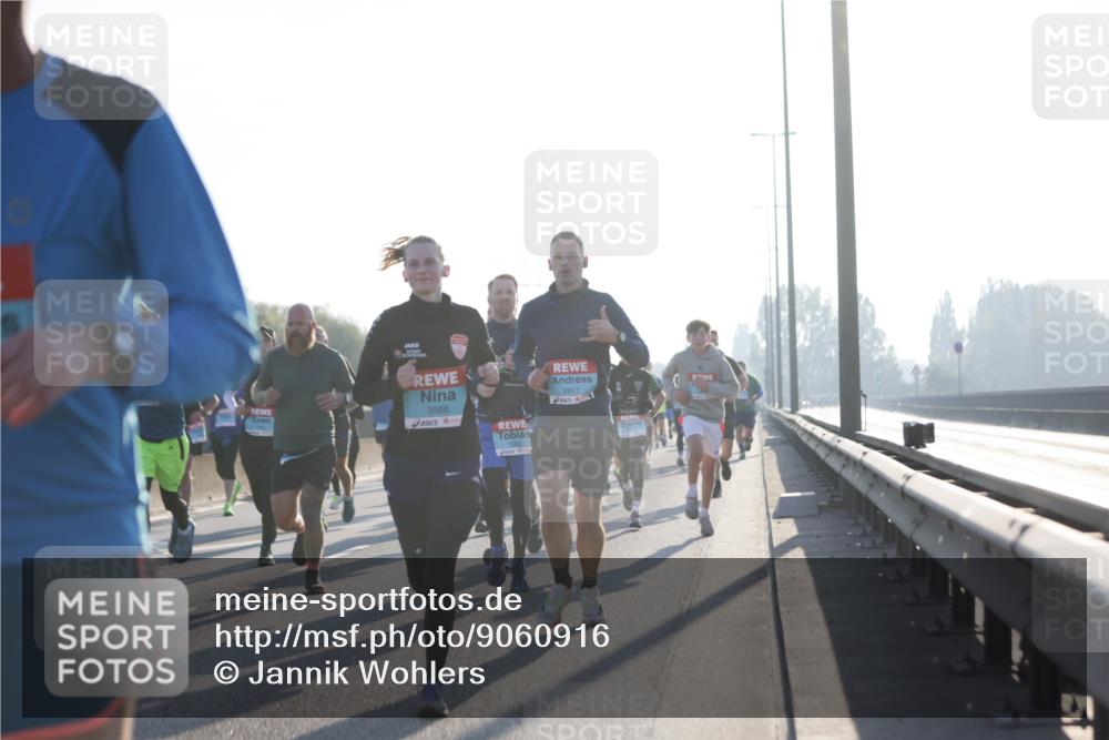 03.10.2025 - Köhlbrandbrückenlauf Jannik Wohlers http://msf.ph/oto/9060916 03.10.2025 09:14:55 Position 3 3568, 2811, 51 meine-sportfotos.de