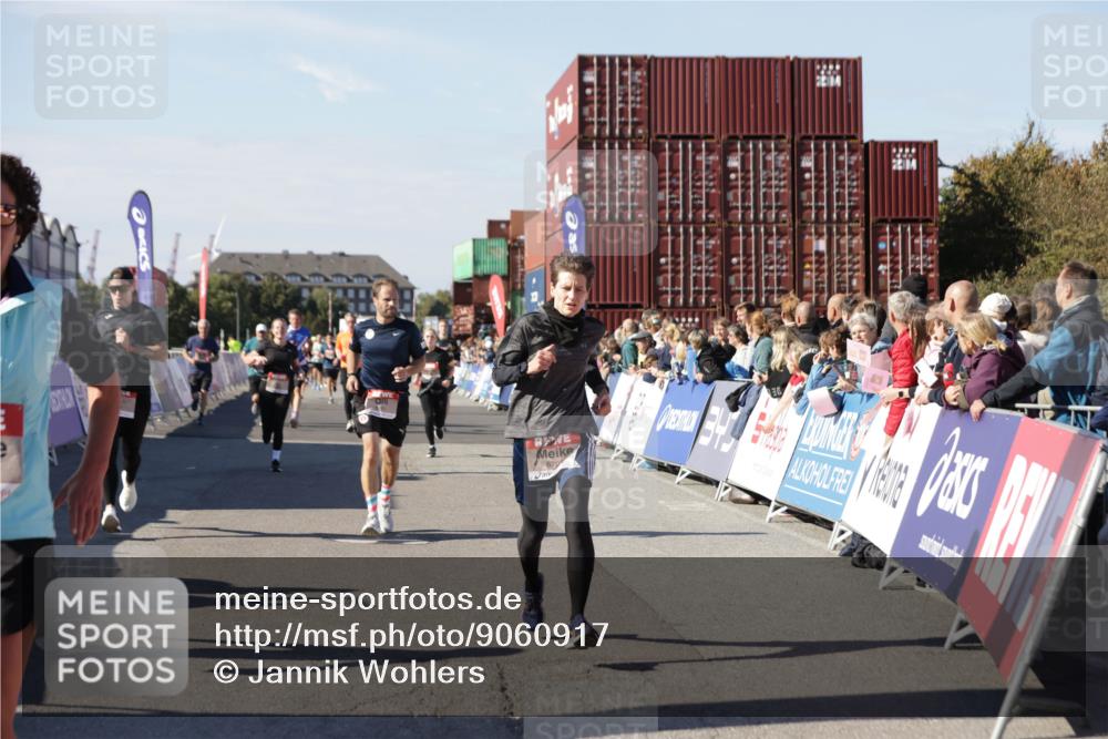 03.10.2025 - Köhlbrandbrückenlauf Jannik Wohlers http://msf.ph/oto/9060917 03.10.2025 13:13:07 Ziel 4193, 4446, 4487, 4528, 4559, 4628, 4748, 5025, 5051, 5381, 5673, 5674, 5678, 6303, 6393, 6496, 6530, 6705, 6725, 6742, 6755 meine-sportfotos.de