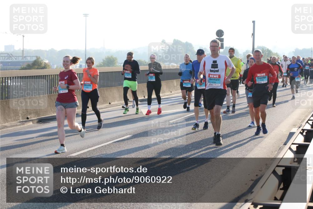 03.10.2025 - Köhlbrandbrückenlauf Lena Gebhardt http://msf.ph/oto/9060922 03.10.2025 09:19:31 Position 1 1343 meine-sportfotos.de