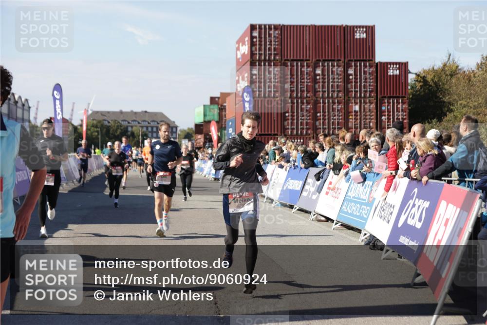 03.10.2025 - Köhlbrandbrückenlauf Jannik Wohlers http://msf.ph/oto/9060924 03.10.2025 13:13:07 Ziel 4193, 4446, 4487, 4528, 4559, 4628, 4748, 5025, 5051, 5381, 5673, 5674, 5678, 6303, 6393, 6496, 6530, 6705, 6725, 6742, 6755 meine-sportfotos.de