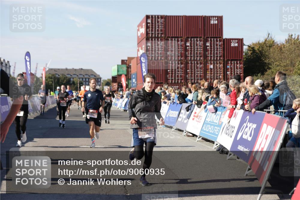 03.10.2025 - Köhlbrandbrückenlauf Jannik Wohlers http://msf.ph/oto/9060935 03.10.2025 13:13:07 Ziel 4193, 4446, 4487, 4528, 4559, 4628, 4748, 5025, 5051, 5381, 5673, 5674, 5678, 6303, 6393, 6496, 6530, 6705, 6725, 6742, 6755 meine-sportfotos.de