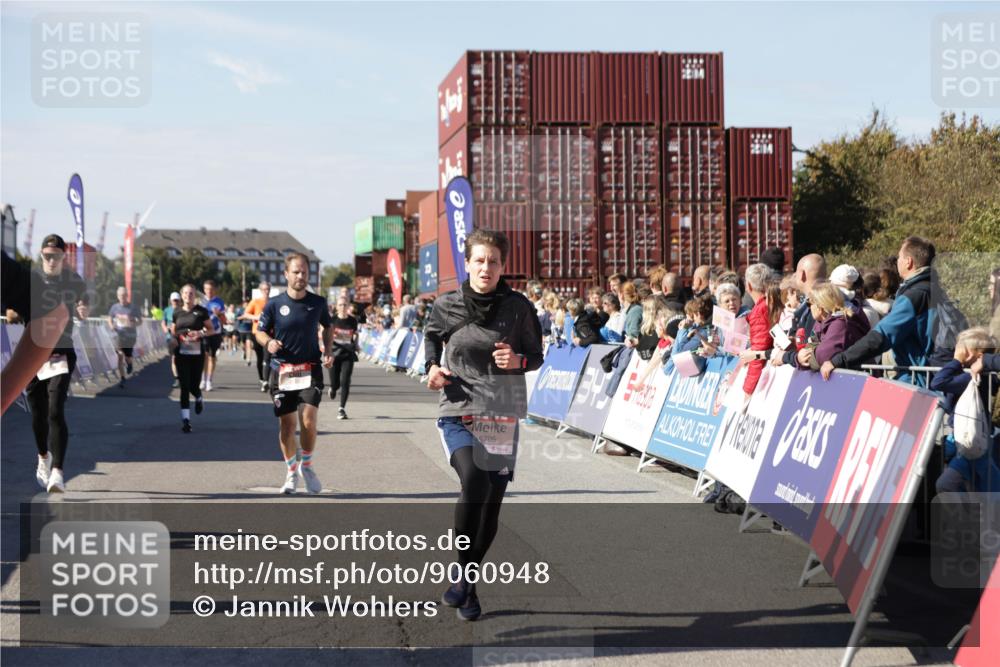 03.10.2025 - Köhlbrandbrückenlauf Jannik Wohlers http://msf.ph/oto/9060948 03.10.2025 13:13:07 Ziel 4193, 4446, 4487, 4528, 4559, 4628, 4748, 5025, 5051, 5381, 5673, 5674, 5678, 6303, 6393, 6496, 6530, 6705, 6725, 6742, 6755 meine-sportfotos.de