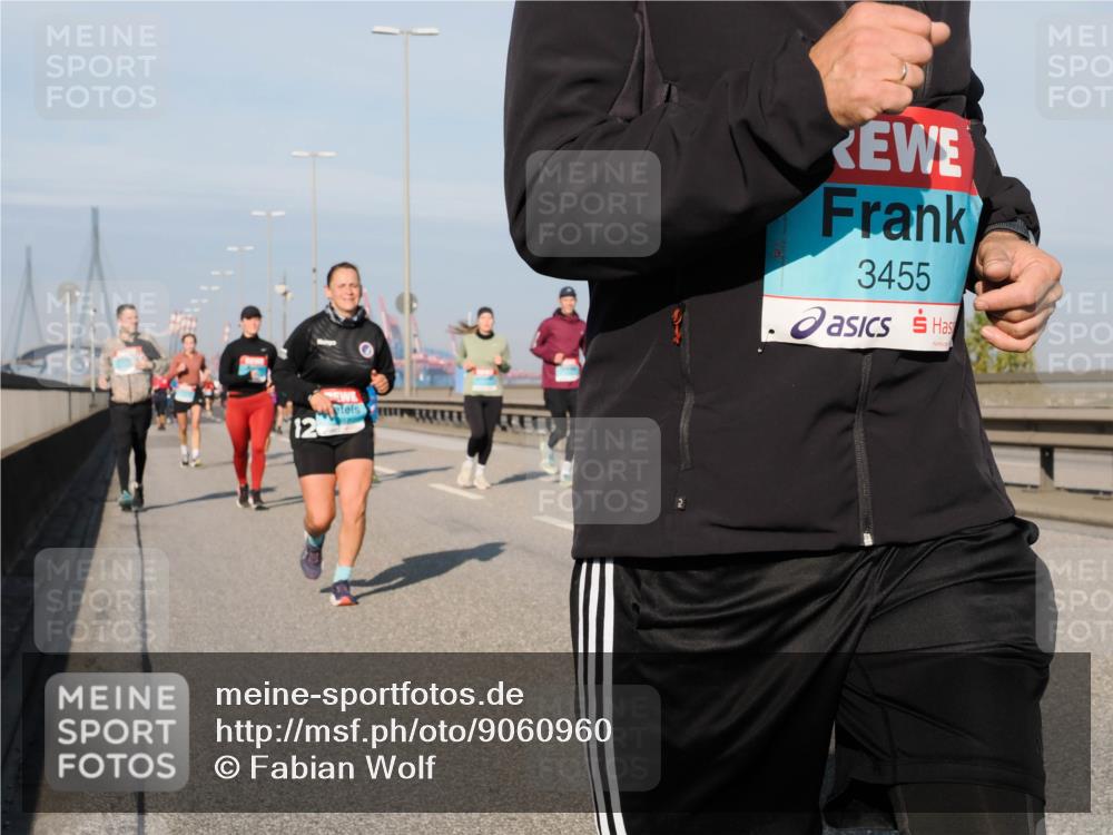 03.10.2025 - Köhlbrandbrückenlauf Fabian Wolf http://msf.ph/oto/9060960 03.10.2025 10:05:29 Position 3 2, 3455 meine-sportfotos.de