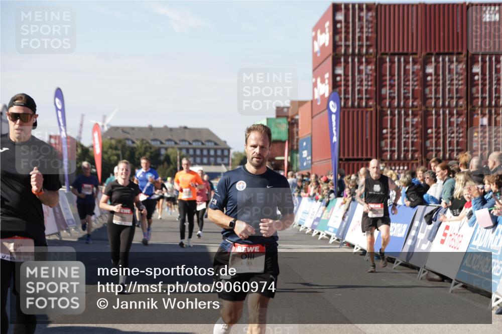 03.10.2025 - Köhlbrandbrückenlauf Jannik Wohlers http://msf.ph/oto/9060974 03.10.2025 13:13:09 Ziel 4191, 4193, 4463, 4513, 4528, 4559, 4628, 4748, 5025, 5051, 5381, 5673, 5674, 5678, 5852, 6303, 6393, 6496, 6705, 6725, 6742, 6755 meine-sportfotos.de