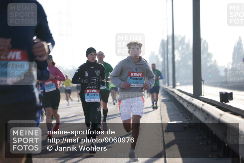 03.10.2025 - Köhlbrandbrückenlauf Jannik Wohlers http://msf.ph/oto/9060976 03.10.2025 09:14:56 Position 3 2811, 2760, 1396 meine-sportfotos.de