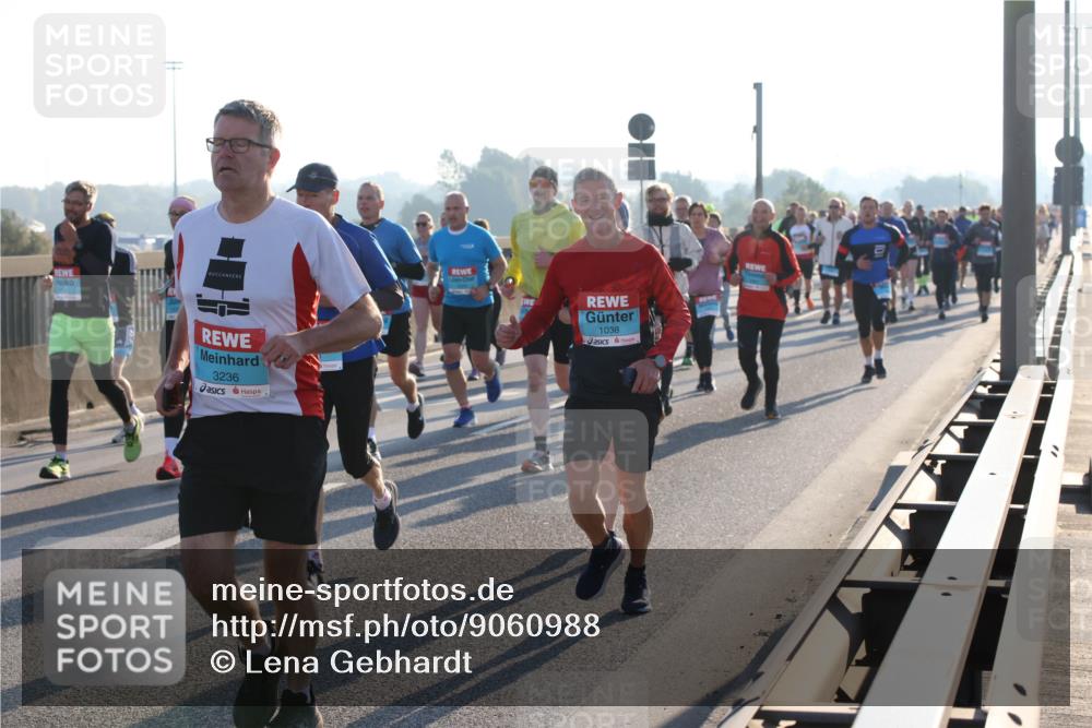 03.10.2025 - Köhlbrandbrückenlauf Lena Gebhardt http://msf.ph/oto/9060988 03.10.2025 09:19:32 Position 1 3236, 1038 meine-sportfotos.de