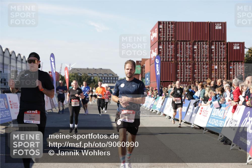 03.10.2025 - Köhlbrandbrückenlauf Jannik Wohlers http://msf.ph/oto/9060990 03.10.2025 13:13:09 Ziel 4191, 4193, 4463, 4513, 4528, 4559, 4628, 4748, 5025, 5051, 5381, 5673, 5674, 5678, 5852, 6303, 6393, 6496, 6705, 6725, 6742, 6755 meine-sportfotos.de