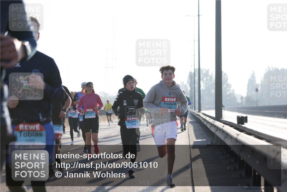 03.10.2025 - Köhlbrandbrückenlauf Jannik Wohlers http://msf.ph/oto/9061010 03.10.2025 09:14:57 Position 3 1262, 2759, 1123, 22269, 1396, 2760 meine-sportfotos.de