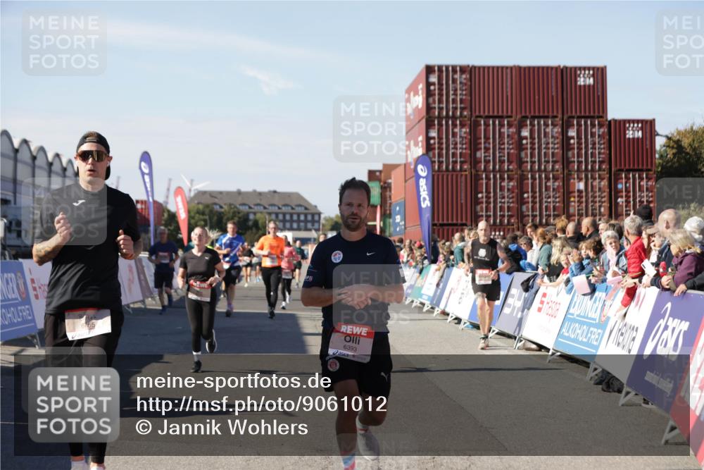 03.10.2025 - Köhlbrandbrückenlauf Jannik Wohlers http://msf.ph/oto/9061012 03.10.2025 13:13:09 Ziel 4191, 4193, 4463, 4513, 4528, 4559, 4628, 4748, 5025, 5051, 5381, 5673, 5674, 5678, 5852, 6303, 6393, 6496, 6705, 6725, 6742, 6755 meine-sportfotos.de
