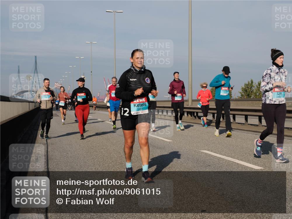 03.10.2025 - Köhlbrandbrückenlauf Fabian Wolf http://msf.ph/oto/9061015 03.10.2025 10:05:31 Position 3 12, 1937, 1697 meine-sportfotos.de