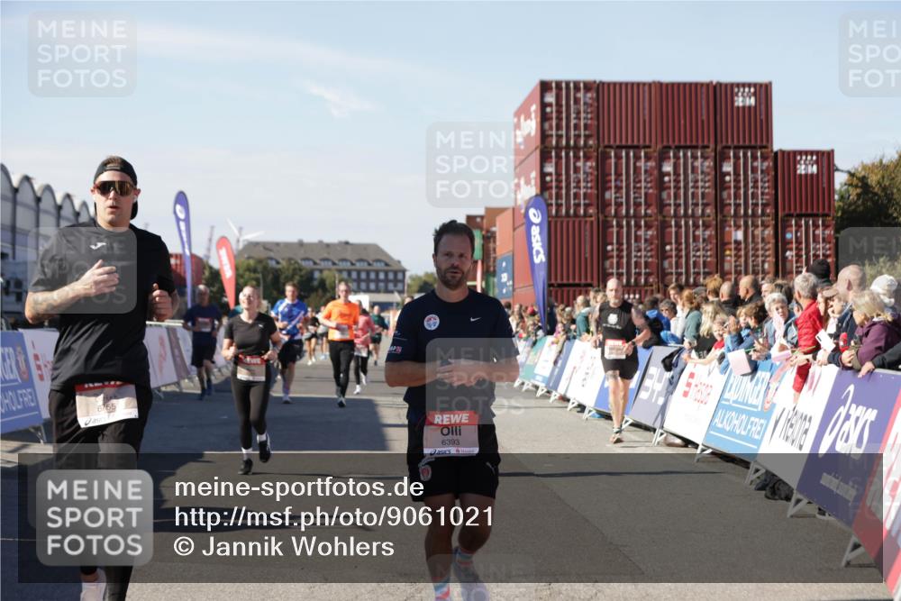 03.10.2025 - Köhlbrandbrückenlauf Jannik Wohlers http://msf.ph/oto/9061021 03.10.2025 13:13:09 Ziel 4191, 4193, 4463, 4513, 4528, 4559, 4628, 4748, 5025, 5051, 5381, 5673, 5674, 5678, 5852, 6303, 6393, 6496, 6705, 6725, 6742, 6755 meine-sportfotos.de