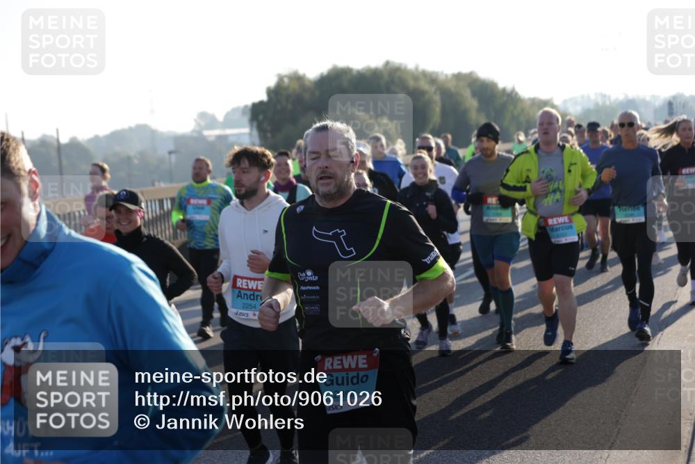 03.10.2025 - Köhlbrandbrückenlauf Jannik Wohlers http://msf.ph/oto/9061026 03.10.2025 09:22:51 Position 3 2254, 2392 meine-sportfotos.de