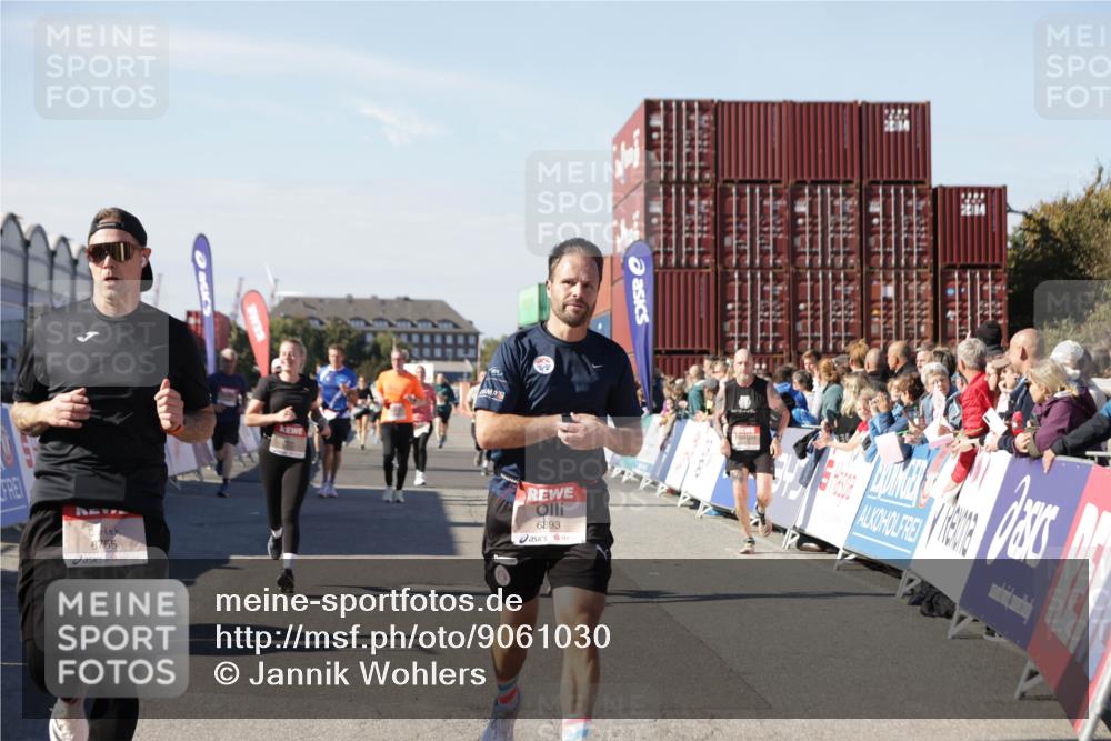 03.10.2025 - Köhlbrandbrückenlauf Jannik Wohlers http://msf.ph/oto/9061030 03.10.2025 13:13:09 Ziel 4191, 4193, 4463, 4513, 4528, 4559, 4628, 4748, 5025, 5051, 5381, 5673, 5674, 5678, 5852, 6303, 6393, 6496, 6705, 6725, 6742, 6755 meine-sportfotos.de