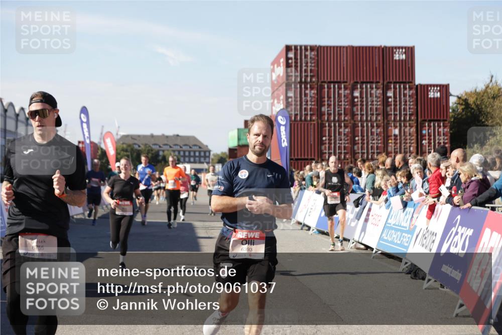 03.10.2025 - Köhlbrandbrückenlauf Jannik Wohlers http://msf.ph/oto/9061037 03.10.2025 13:13:09 Ziel 4191, 4193, 4463, 4513, 4528, 4559, 4628, 4748, 5025, 5051, 5381, 5673, 5674, 5678, 5852, 6303, 6393, 6496, 6705, 6725, 6742, 6755 meine-sportfotos.de
