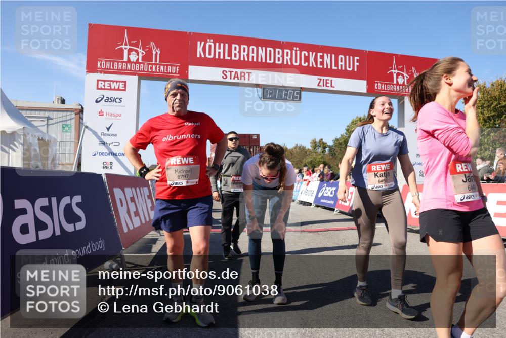 03.10.2025 - Köhlbrandbrückenlauf Lena Gebhardt http://msf.ph/oto/9061038 03.10.2025 13:11:05 Ziel 4370, 4506, 4547, 4689, 4862, 4933, 4998, 5103, 5965, 6272, 6330, 6449, 6450, 6665, 6797 meine-sportfotos.de