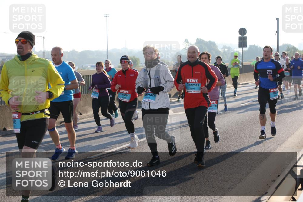 03.10.2025 - Köhlbrandbrückenlauf Lena Gebhardt http://msf.ph/oto/9061046 03.10.2025 09:19:35 Position 1 12, 2891, 3189, 2890, 55, 1424 meine-sportfotos.de