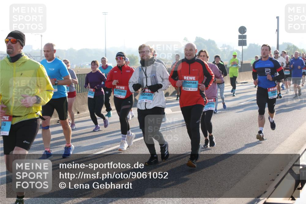03.10.2025 - Köhlbrandbrückenlauf Lena Gebhardt http://msf.ph/oto/9061052 03.10.2025 09:19:35 Position 1 2, 55, 3189, 2890, 2891, 1424 meine-sportfotos.de