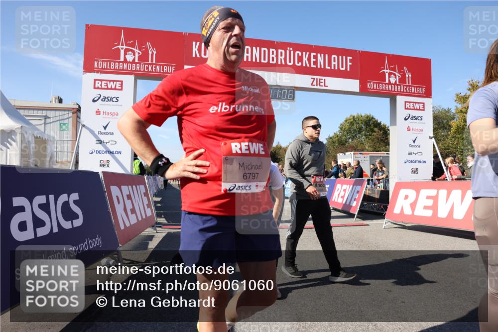 03.10.2025 - Köhlbrandbrückenlauf Lena Gebhardt http://msf.ph/oto/9061060 03.10.2025 13:11:07 Ziel 4370, 4506, 4521, 4547, 4933, 4998, 5103, 5218, 5965, 6272, 6330, 6449, 6450, 6572, 6665, 6797 meine-sportfotos.de