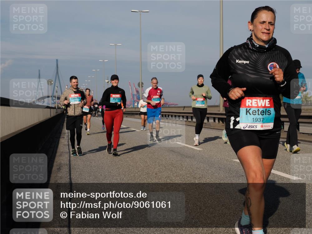 03.10.2025 - Köhlbrandbrückenlauf Fabian Wolf http://msf.ph/oto/9061061 03.10.2025 10:05:32 Position 3 1937 meine-sportfotos.de
