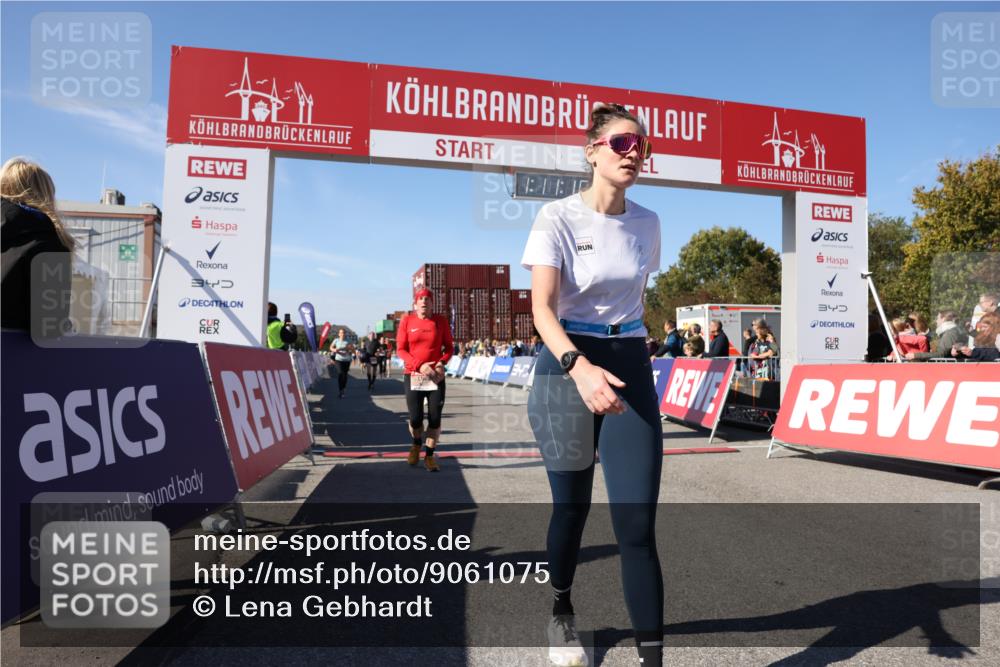 03.10.2025 - Köhlbrandbrückenlauf Lena Gebhardt http://msf.ph/oto/9061075 03.10.2025 13:11:10 Ziel 4135, 4506, 4521, 5218, 5258, 5522, 6272, 6330, 6449, 6450, 6572, 6727, 6751, 6797 meine-sportfotos.de