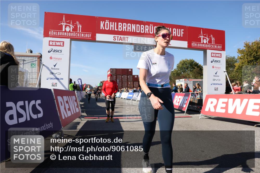 03.10.2025 - Köhlbrandbrückenlauf Lena Gebhardt http://msf.ph/oto/9061085 03.10.2025 13:11:10 Ziel 4135, 4506, 4521, 5218, 5258, 5522, 6272, 6330, 6449, 6450, 6572, 6727, 6751, 6797 meine-sportfotos.de