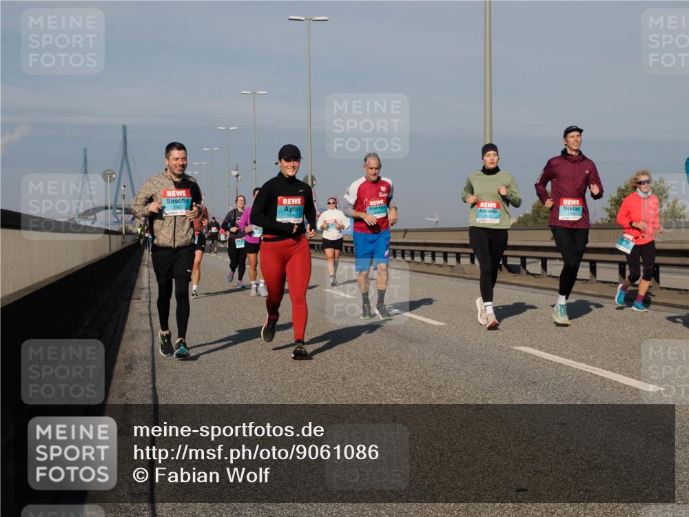 03.10.2025 - Köhlbrandbrückenlauf Fabian Wolf http://msf.ph/oto/9061086 03.10.2025 10:05:33 Position 3 1983, 1990 meine-sportfotos.de