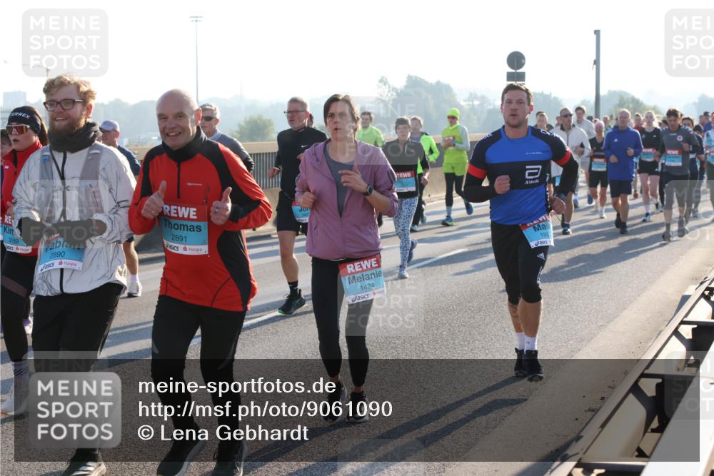 03.10.2025 - Köhlbrandbrückenlauf Lena Gebhardt http://msf.ph/oto/9061090 03.10.2025 09:19:36 Position 1 3189, 2890, 2891, 1424, 190 meine-sportfotos.de