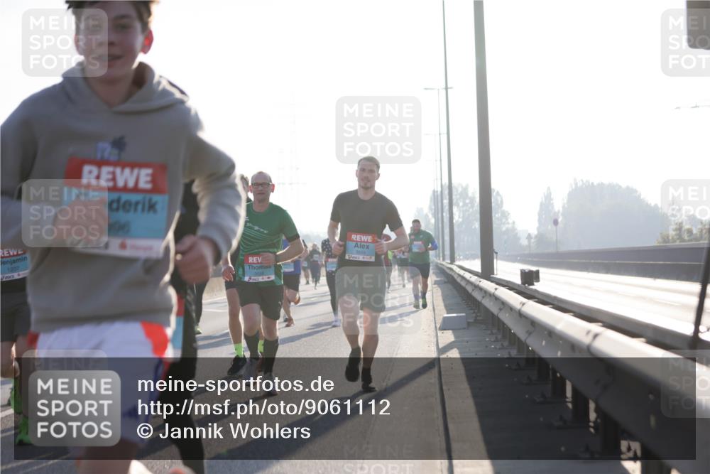 03.10.2025 - Köhlbrandbrückenlauf Jannik Wohlers http://msf.ph/oto/9061112 03.10.2025 09:14:59 Position 3 1207, 517 meine-sportfotos.de