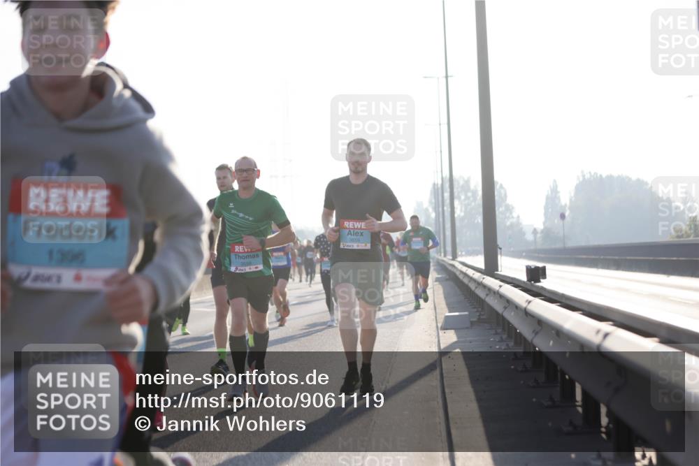 03.10.2025 - Köhlbrandbrückenlauf Jannik Wohlers http://msf.ph/oto/9061119 03.10.2025 09:14:59 Position 3 1306, 3659, 51 meine-sportfotos.de