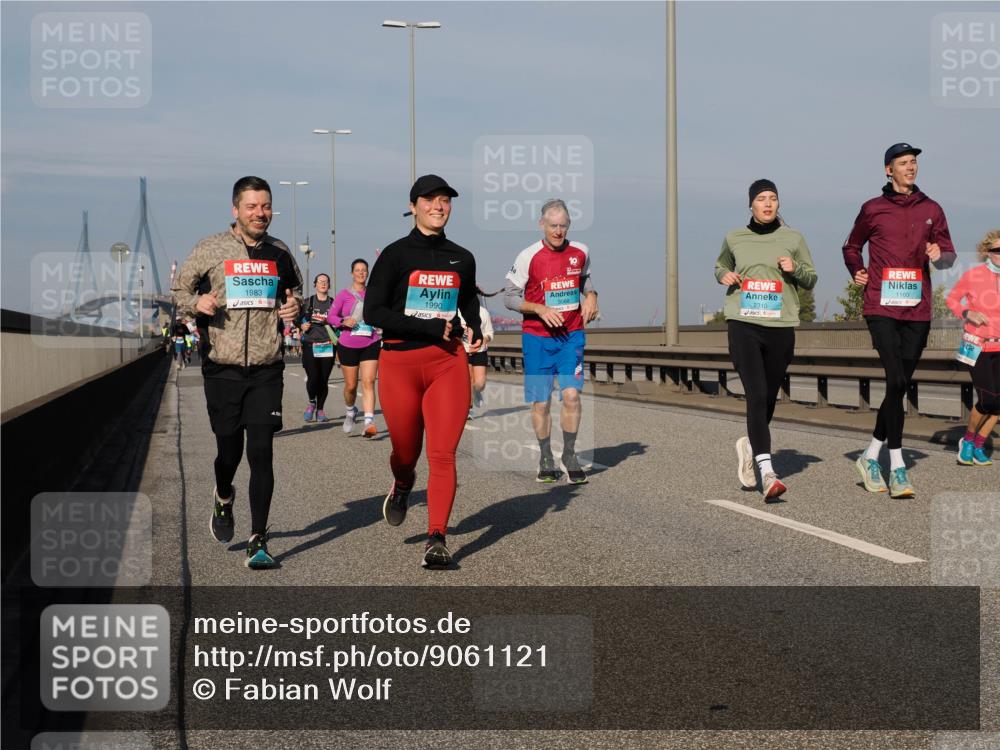 03.10.2025 - Köhlbrandbrückenlauf Fabian Wolf http://msf.ph/oto/9061121 03.10.2025 10:05:33 Position 3 1983, 1990, 2310, 1160 meine-sportfotos.de