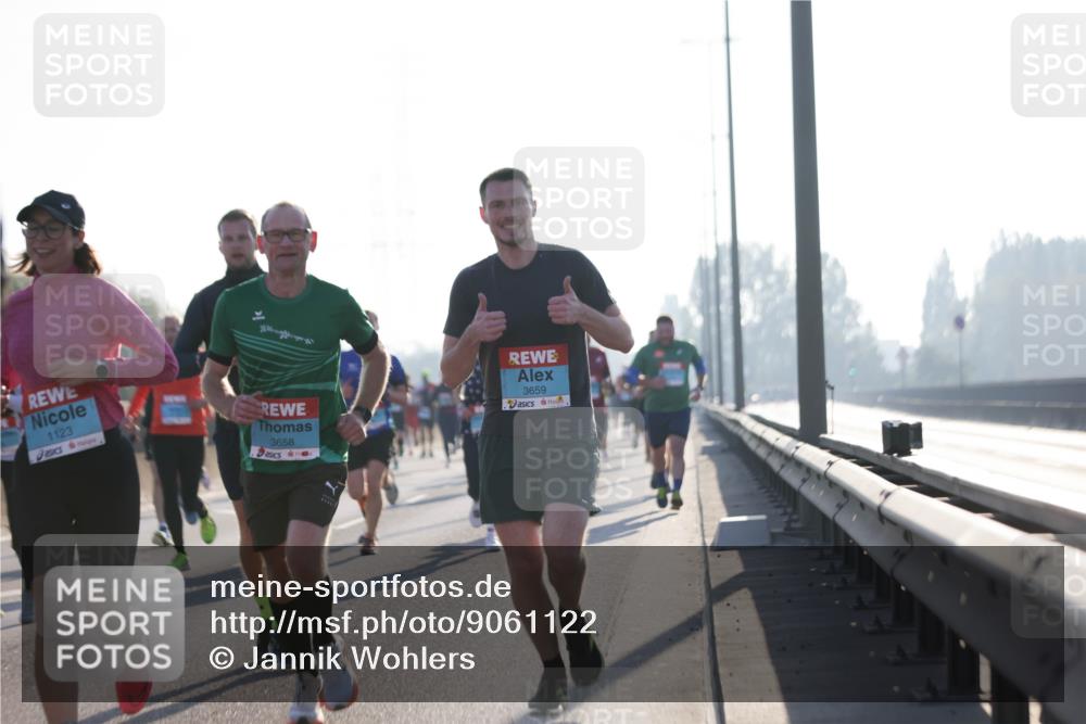 03.10.2025 - Köhlbrandbrückenlauf Jannik Wohlers http://msf.ph/oto/9061122 03.10.2025 09:15:00 Position 3 1123, 3658, 3659 meine-sportfotos.de