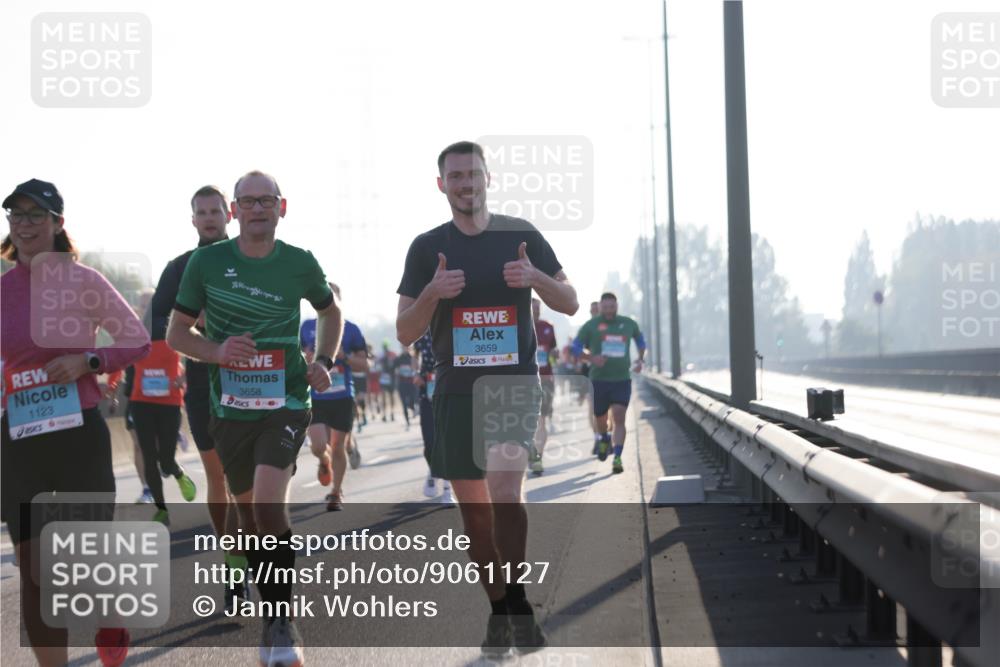 03.10.2025 - Köhlbrandbrückenlauf Jannik Wohlers http://msf.ph/oto/9061127 03.10.2025 09:15:00 Position 3 1123, 3658, 3659 meine-sportfotos.de
