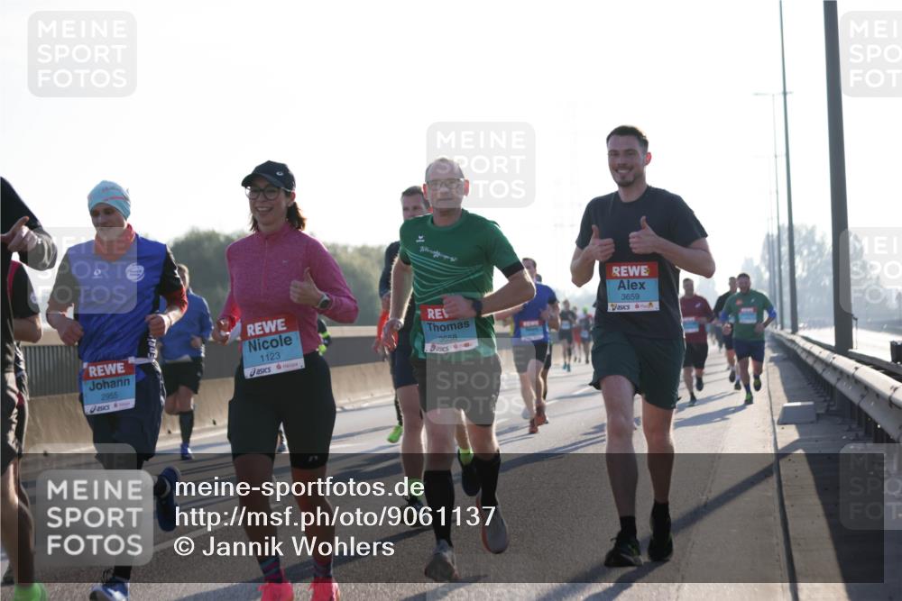 03.10.2025 - Köhlbrandbrückenlauf Jannik Wohlers http://msf.ph/oto/9061137 03.10.2025 09:15:00 Position 3 2955, 1123, 3658, 3659 meine-sportfotos.de
