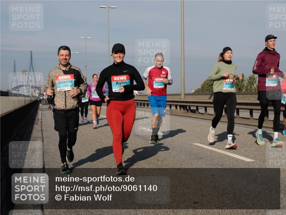 03.10.2025 - Köhlbrandbrückenlauf Fabian Wolf http://msf.ph/oto/9061140 03.10.2025 10:05:34 Position 3 1983, 199, 10, 22, 3088, 2310, 1160 meine-sportfotos.de