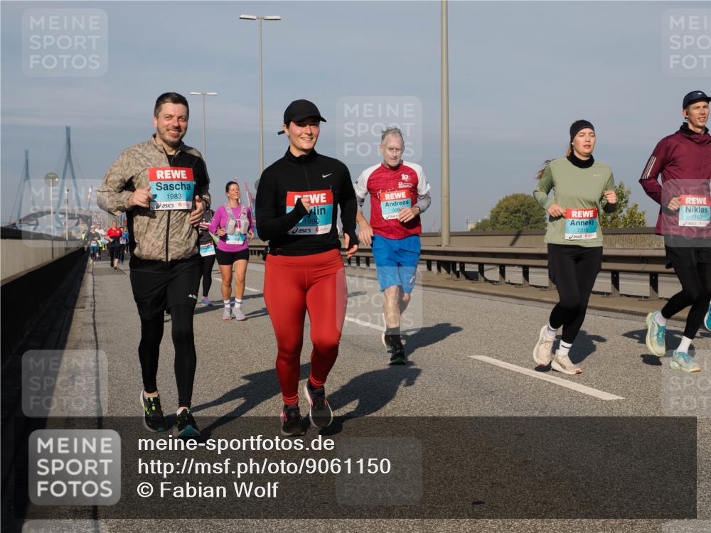 03.10.2025 - Köhlbrandbrückenlauf Fabian Wolf http://msf.ph/oto/9061150 03.10.2025 10:05:34 Position 3 1983, 1990, 10, 1160, 2310 meine-sportfotos.de