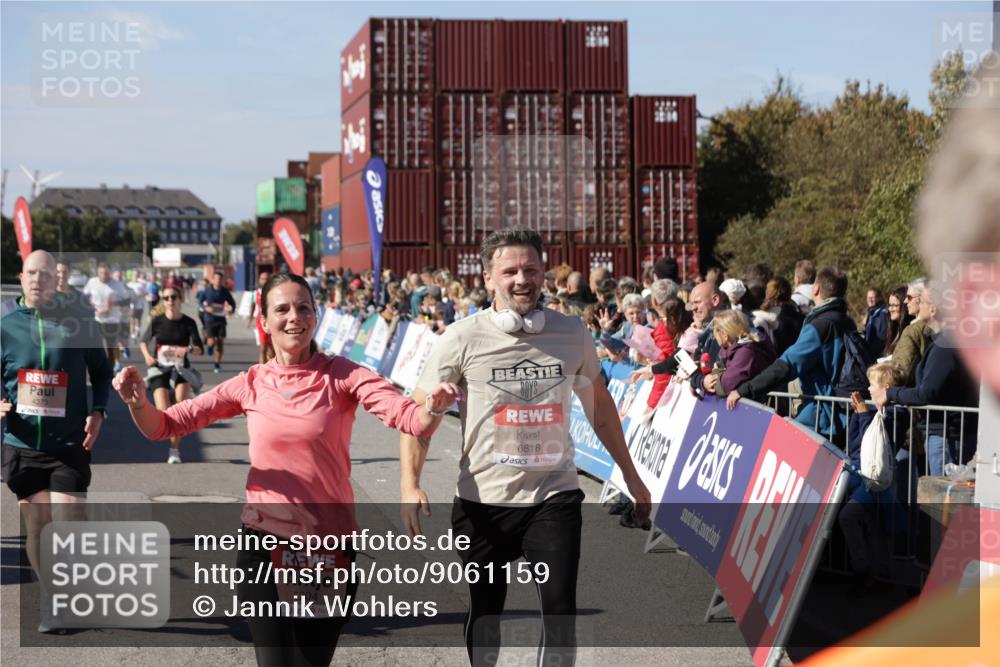 03.10.2025 - Köhlbrandbrückenlauf Jannik Wohlers http://msf.ph/oto/9061159 03.10.2025 13:13:17 Ziel 4191, 4193, 4223, 4373, 4463, 4513, 4583, 4853, 5025, 5034, 5204, 5261, 5678, 5852, 6393, 6725, 6742, 6755, 6788, 6789, 6818 meine-sportfotos.de