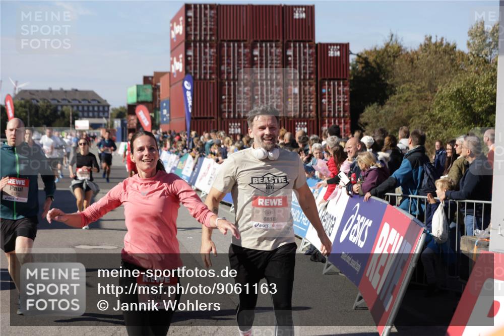 03.10.2025 - Köhlbrandbrückenlauf Jannik Wohlers http://msf.ph/oto/9061163 03.10.2025 13:13:17 Ziel 4191, 4193, 4223, 4373, 4463, 4513, 4583, 4853, 5025, 5034, 5204, 5261, 5678, 5852, 6393, 6725, 6742, 6755, 6788, 6789, 6818 meine-sportfotos.de