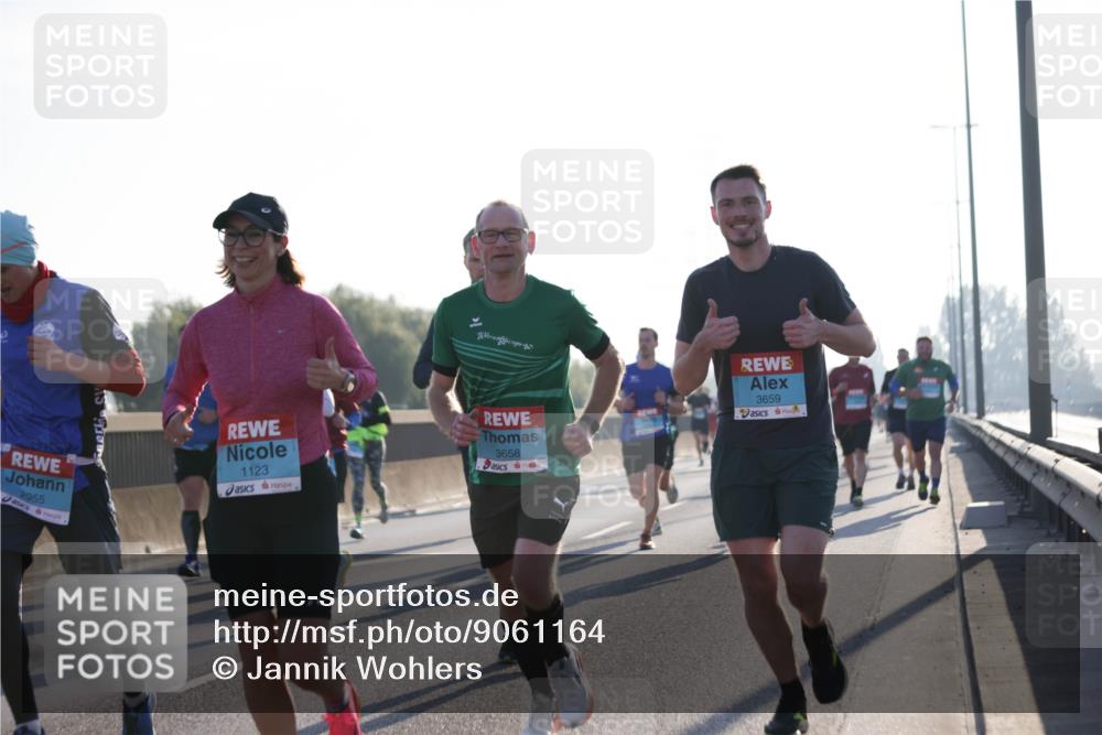 03.10.2025 - Köhlbrandbrückenlauf Jannik Wohlers http://msf.ph/oto/9061164 03.10.2025 09:15:00 Position 3 2955, 1123, 3658, 3659 meine-sportfotos.de