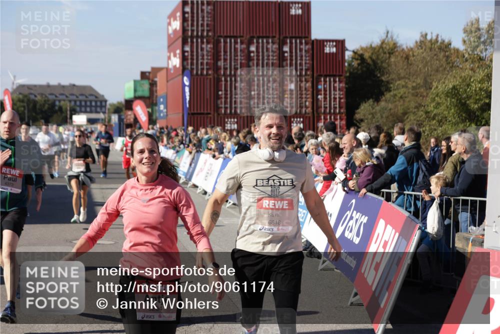 03.10.2025 - Köhlbrandbrückenlauf Jannik Wohlers http://msf.ph/oto/9061174 03.10.2025 13:13:18 Ziel 4191, 4193, 4223, 4373, 4463, 4513, 4583, 4853, 5025, 5034, 5204, 5261, 5358, 5678, 5852, 6393, 6725, 6755, 6788, 6789, 6818 meine-sportfotos.de