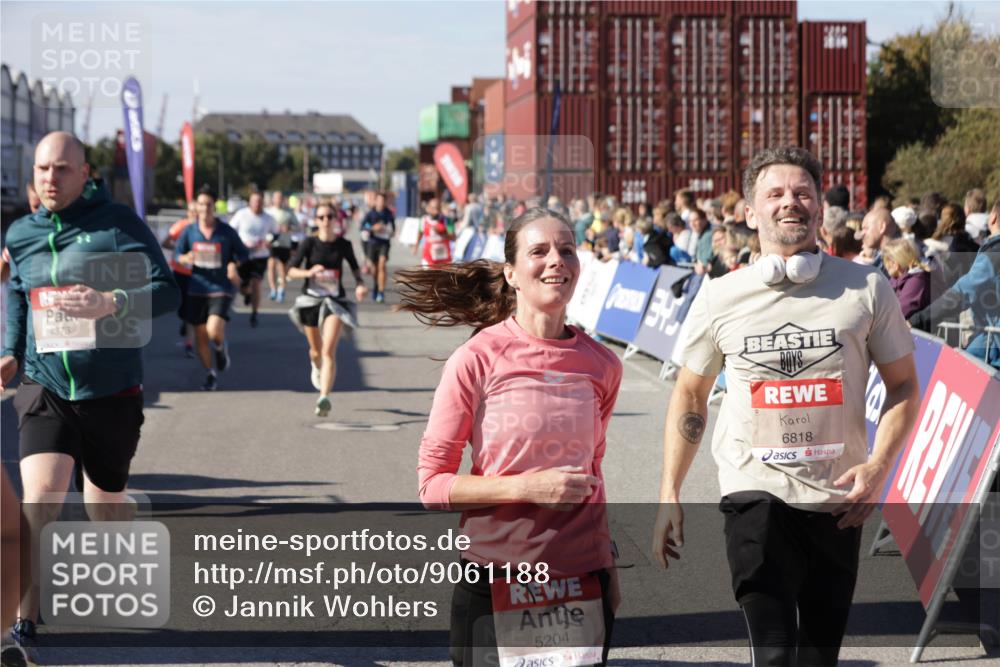 03.10.2025 - Köhlbrandbrückenlauf Jannik Wohlers http://msf.ph/oto/9061188 03.10.2025 13:13:18 Ziel 4191, 4193, 4223, 4373, 4463, 4513, 4583, 4853, 5025, 5034, 5204, 5261, 5358, 5678, 5852, 6393, 6725, 6755, 6788, 6789, 6818 meine-sportfotos.de