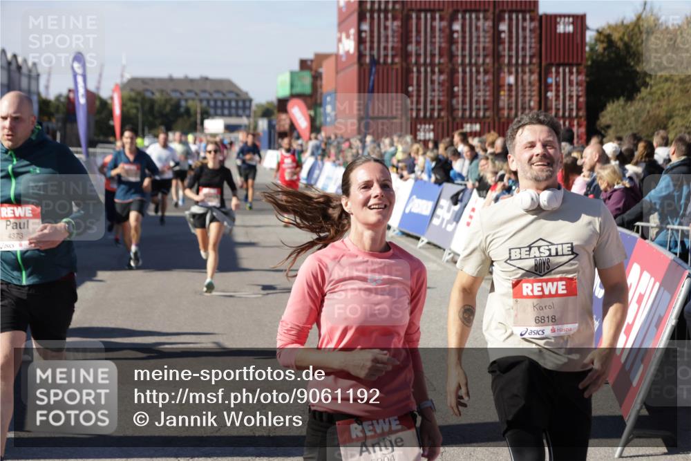 03.10.2025 - Köhlbrandbrückenlauf Jannik Wohlers http://msf.ph/oto/9061192 03.10.2025 13:13:18 Ziel 4191, 4193, 4223, 4373, 4463, 4513, 4583, 4853, 5025, 5034, 5204, 5261, 5358, 5678, 5852, 6393, 6725, 6755, 6788, 6789, 6818 meine-sportfotos.de