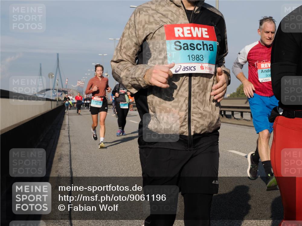 03.10.2025 - Köhlbrandbrückenlauf Fabian Wolf http://msf.ph/oto/9061196 03.10.2025 10:05:35 Position 3 1983, 308 meine-sportfotos.de