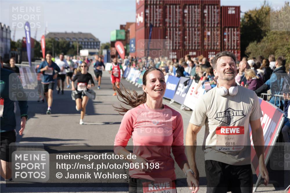 03.10.2025 - Köhlbrandbrückenlauf Jannik Wohlers http://msf.ph/oto/9061198 03.10.2025 13:13:18 Ziel 4191, 4193, 4223, 4373, 4463, 4513, 4583, 4853, 5025, 5034, 5204, 5261, 5358, 5678, 5852, 6393, 6725, 6755, 6788, 6789, 6818 meine-sportfotos.de