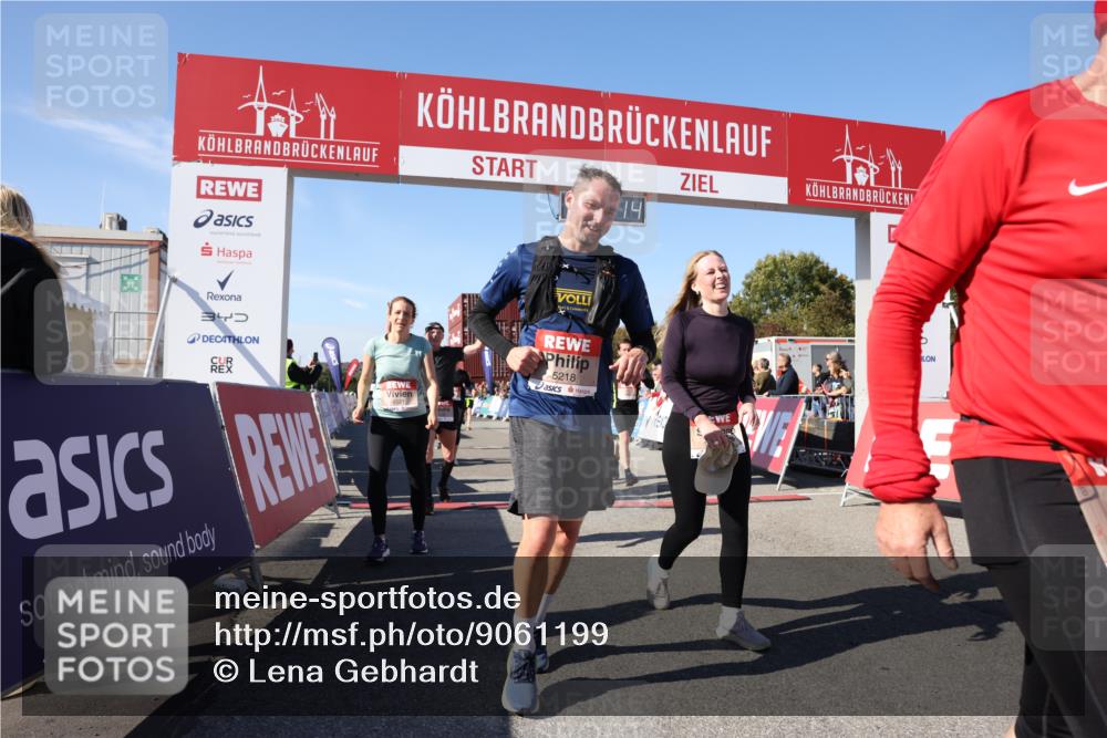 03.10.2025 - Köhlbrandbrückenlauf Lena Gebhardt http://msf.ph/oto/9061199 03.10.2025 13:11:15 Ziel 4135, 4293, 4521, 5218, 5258, 5522, 5754, 6080, 6272, 6572, 6685, 6686, 6727, 6751 meine-sportfotos.de
