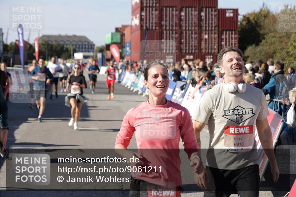 03.10.2025 - Köhlbrandbrückenlauf Jannik Wohlers http://msf.ph/oto/9061211 03.10.2025 13:13:18 Ziel 4191, 4193, 4223, 4373, 4463, 4513, 4583, 4853, 5025, 5034, 5204, 5261, 5358, 5678, 5852, 6393, 6725, 6755, 6788, 6789, 6818 meine-sportfotos.de