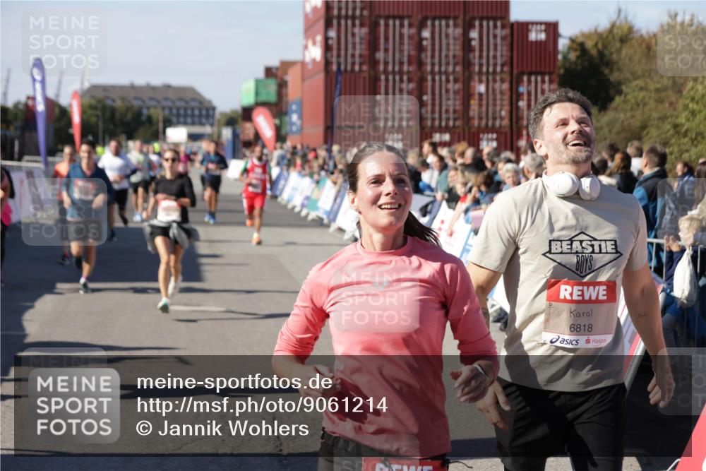 03.10.2025 - Köhlbrandbrückenlauf Jannik Wohlers http://msf.ph/oto/9061214 03.10.2025 13:13:18 Ziel 4191, 4193, 4223, 4373, 4463, 4513, 4583, 4853, 5025, 5034, 5204, 5261, 5358, 5678, 5852, 6393, 6725, 6755, 6788, 6789, 6818 meine-sportfotos.de