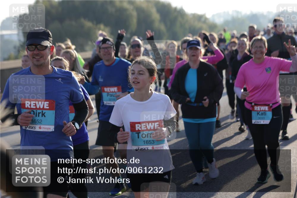 03.10.2025 - Köhlbrandbrückenlauf Jannik Wohlers http://msf.ph/oto/9061232 03.10.2025 09:22:55 Position 3 1652, 3259, 30, 1653, 3033 meine-sportfotos.de