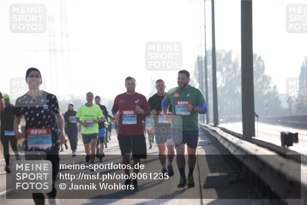 03.10.2025 - Köhlbrandbrückenlauf Jannik Wohlers http://msf.ph/oto/9061235 03.10.2025 09:15:02 Position 3 3603, 1213 meine-sportfotos.de
